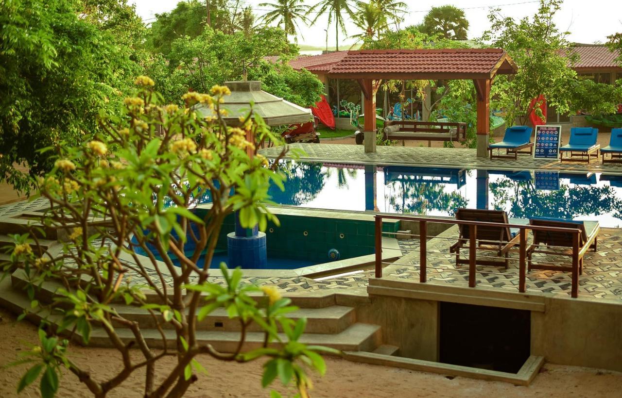 Horizon Kitesurfing Beach Resort Kalpitiya Eksteriør billede